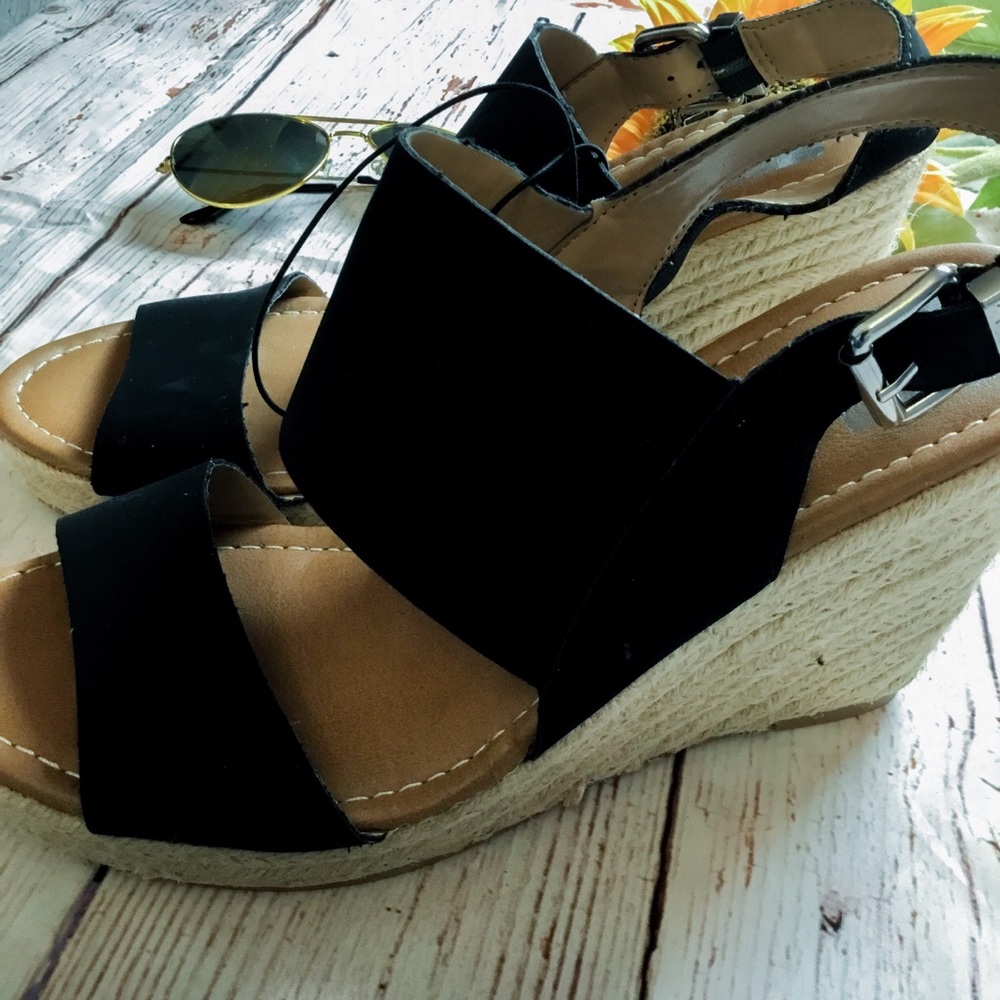 Dolce vita wedge heels sandals black Women’s 9.5